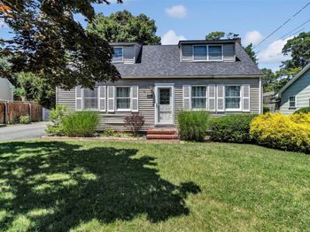 5225 Peconic Bay Boulevard