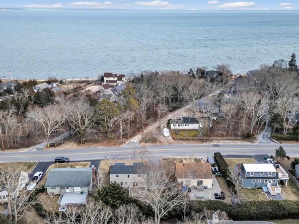 5225 Peconic Bay Boulevard, Laurel NY 11948