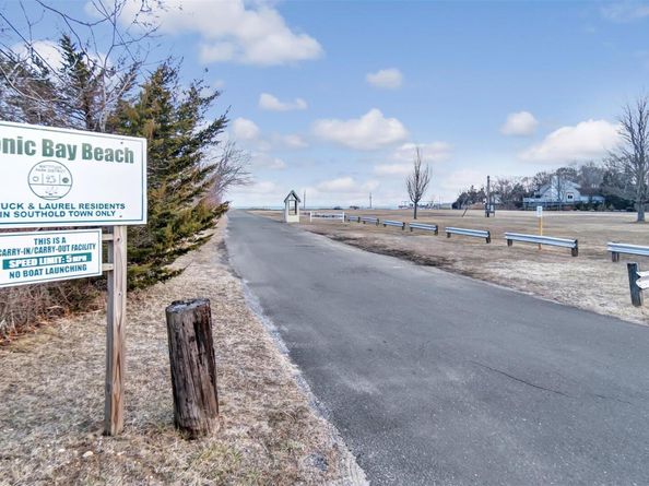 5225 Peconic Bay Boulevard, Laurel NY 11948