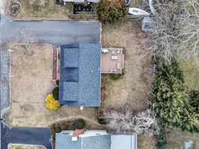 5225 Peconic Bay Boulevard, Laurel NY 11948