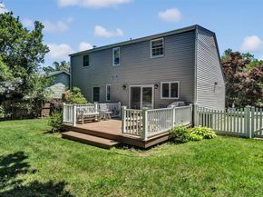5225 Peconic Bay Boulevard, Laurel NY 11948