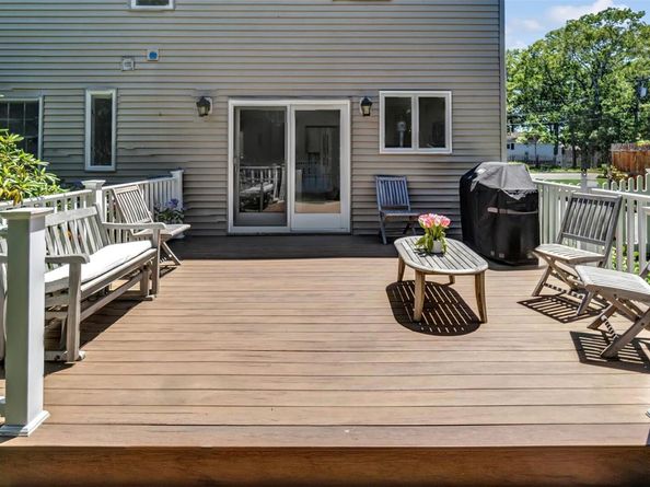 5225 Peconic Bay Boulevard, Laurel NY 11948