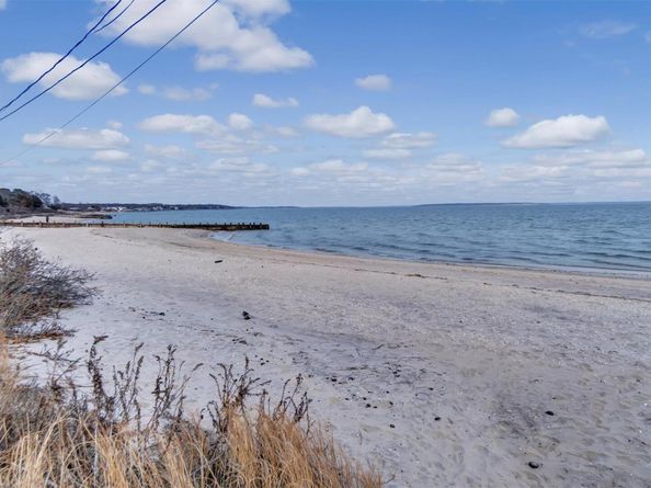 5225 Peconic Bay Boulevard, Laurel NY 11948