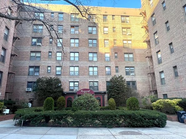 83-15 98 Street 3C, Woodhaven NY 11421