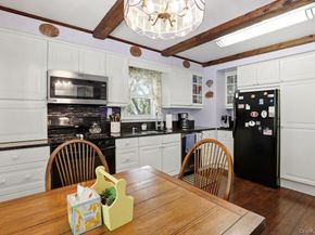 16 Glen Lane, Glenwood Landing NY 11547