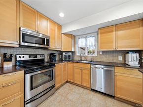 189 Marilynn Street, East Islip NY 11730