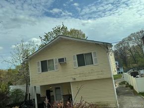 6 Willow Road, Rocky Point NY 11778