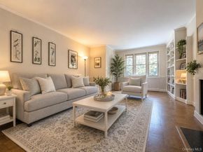 4 Chateaux Circle 4C, Scarsdale NY 10583