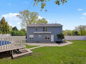 6 Lyons Lane, Coram NY 11727