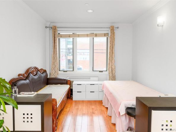 3710 149th Place 2B, Flushing NY 11354