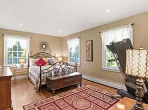28 King Arthurs Court, Saint James NY 11780