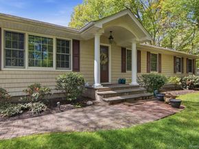 28 King Arthurs Court, Saint James NY 11780