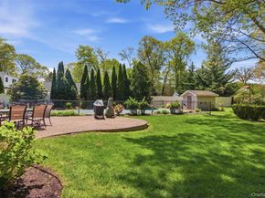 28 King Arthurs Court, Saint James NY 11780