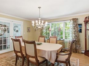 28 King Arthurs Court, Saint James NY 11780