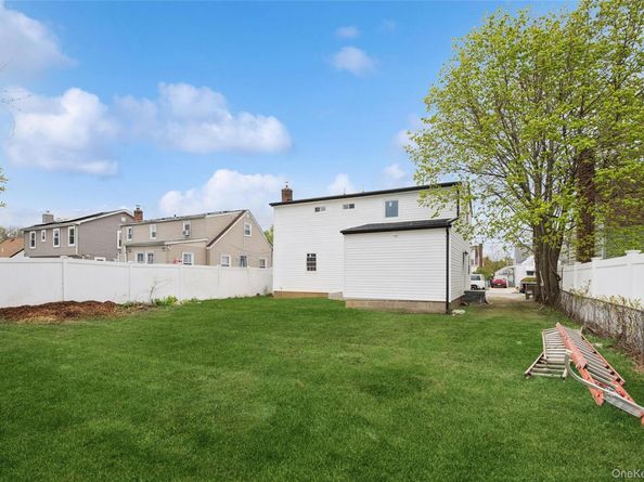 759 Barry Place, Uniondale NY 11553