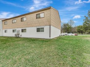 129 Pointe Circle N 129, Coram NY 11727