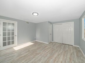 33 E Seacrest Avenue, Lindenhurst NY 11757