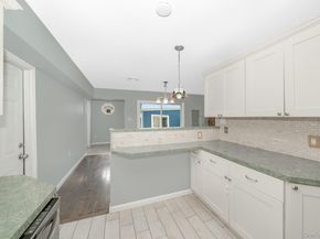 33 E Seacrest Avenue, Lindenhurst NY 11757