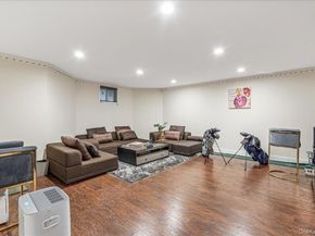 39 Coolidge Avenue, Roslyn Heights NY 11577