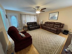 70 E Neptune Avenue, Lindenhurst NY 11757