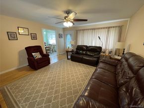 70 E Neptune Avenue, Lindenhurst NY 11757