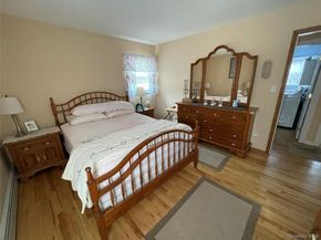 70 E Neptune Avenue, Lindenhurst NY 11757