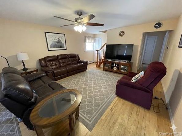 70 E Neptune Avenue, Lindenhurst NY 11757