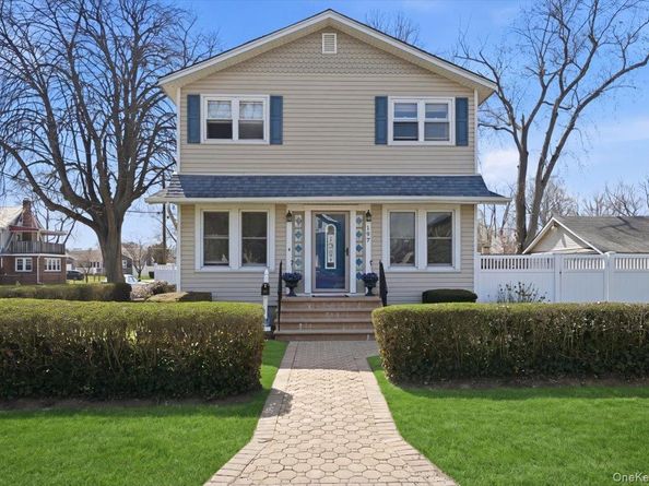 197 S 4th Street, Lindenhurst NY 11757