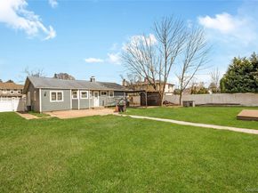 6 Evy Court, Sayville NY 11782