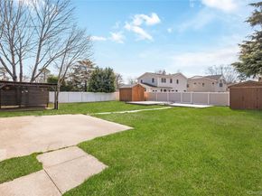 6 Evy Court, Sayville NY 11782