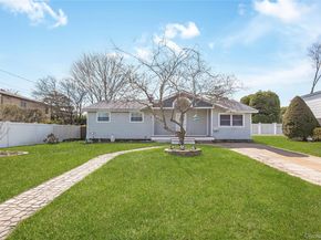 6 Evy Court, Sayville NY 11782