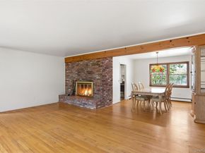 6 Oakland Lane, East Quogue NY 11942