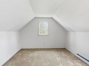 6 Oakland Lane, East Quogue NY 11942