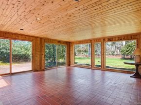 6 Oakland Lane, East Quogue NY 11942