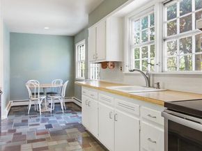 6 Oakland Lane, East Quogue NY 11942