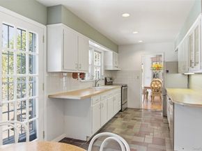 6 Oakland Lane, East Quogue NY 11942