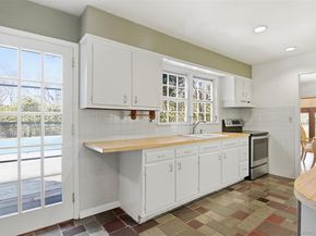 6 Oakland Lane, East Quogue NY 11942