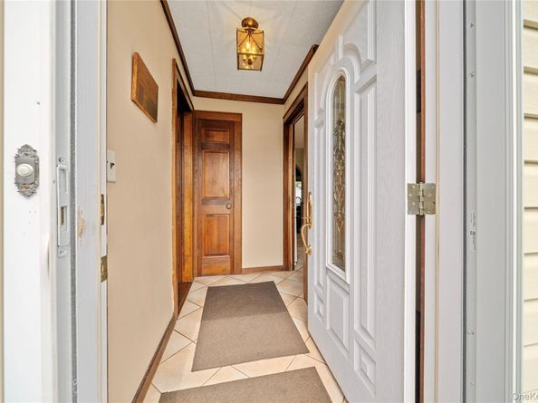 41 Winter Lane, Hicksville NY 11801