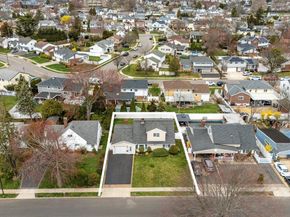 41 Winter Lane, Hicksville NY 11801