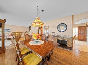 41 Winter Lane, Hicksville NY 11801