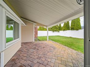41 Winter Lane, Hicksville NY 11801