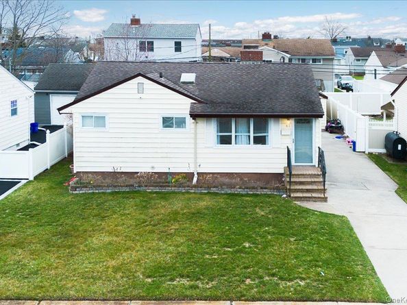 61 Grant Street, Freeport NY 11520