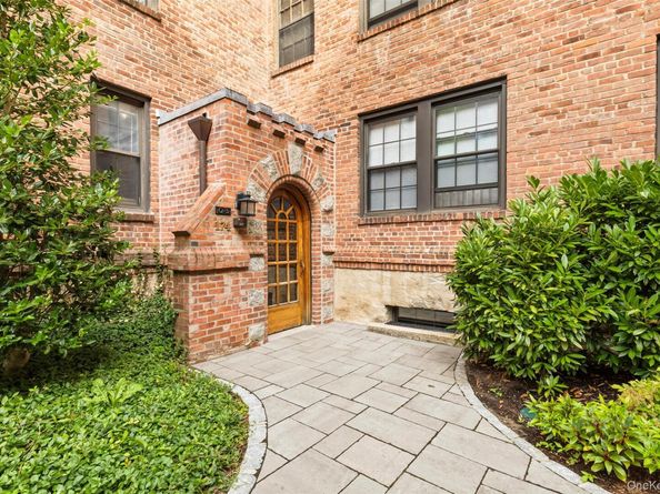 174 Garth Road TS, Scarsdale NY 10583
