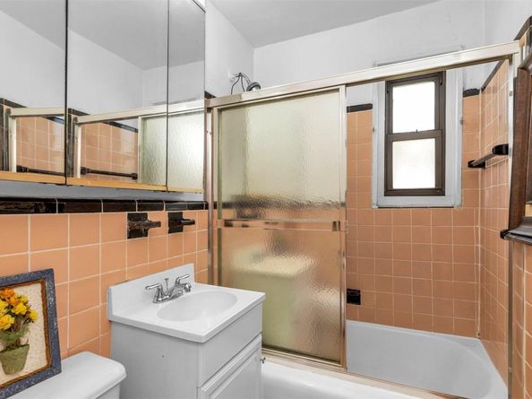 160-51 17th Avenue Lower, Whitestone NY 11357