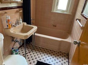 193-55 85th Road, Holliswood NY 11423