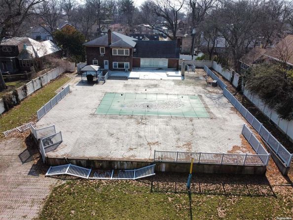 193-55 85th Road, Holliswood NY 11423