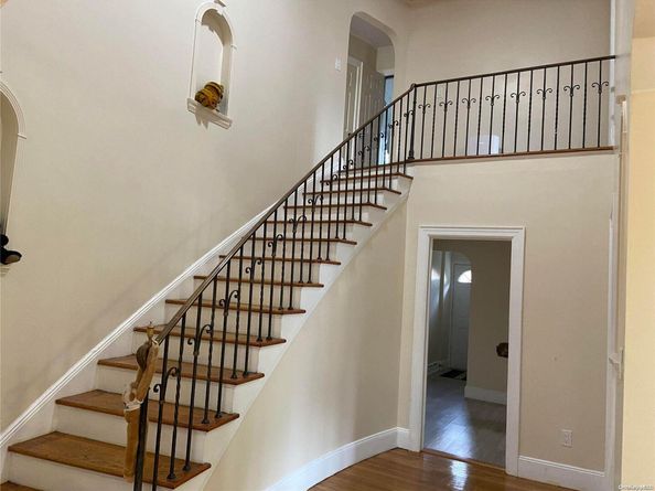 193-55 85th Road, Holliswood NY 11423