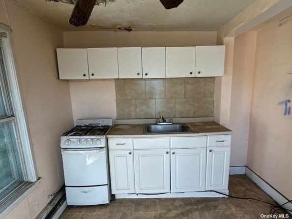 110 Cedar Road, Inwood NY 11096