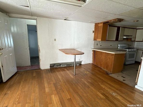 110 Cedar Road, Inwood NY 11096