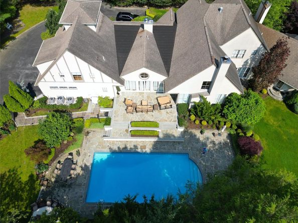 10 Cedar Lane, Remsenburg NY 11960